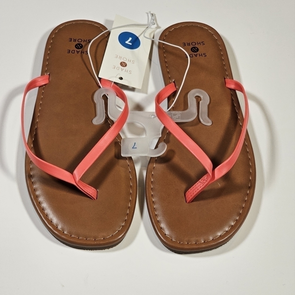 Shade and Shore Ava Womens Size 7 SKINNY Strap Flip Flop Sandals Coral